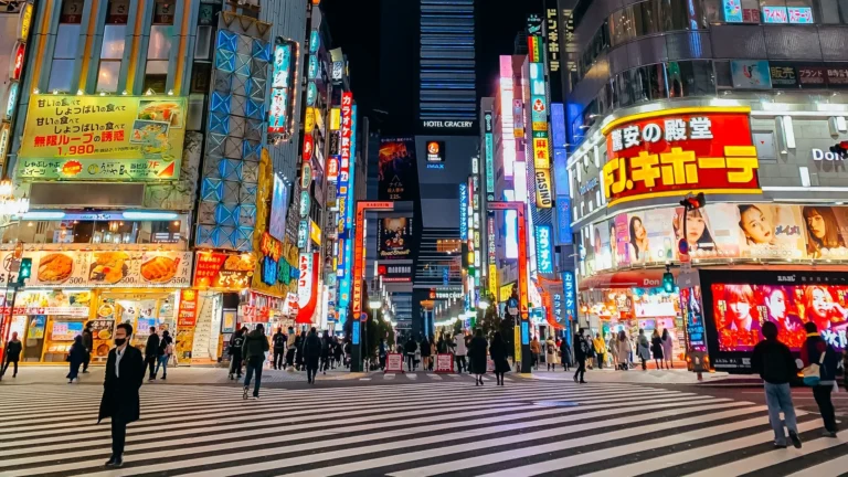 Tokyo After Dark: 7 Tempat yang Wajib Dikunjungi Setelah Jam 10 Malam