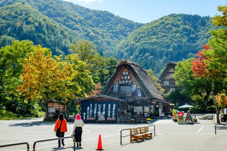 Rekomendasi Day Trip Shirakawa-go di Oktober Itinerary Seru untuk Liburan Musim Gugur