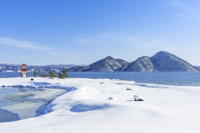 Rekomendasi Liburan ke Lake Toya Onsen Hokkaido: Nikmati Panorama Alam dan Onsen Tepi Danau