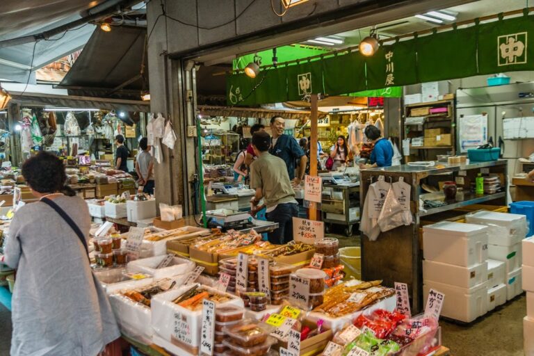 Cara Terbaik Menjelajahi Tsukiji Market: Guide untuk yang Mau Makan Seperti Local
