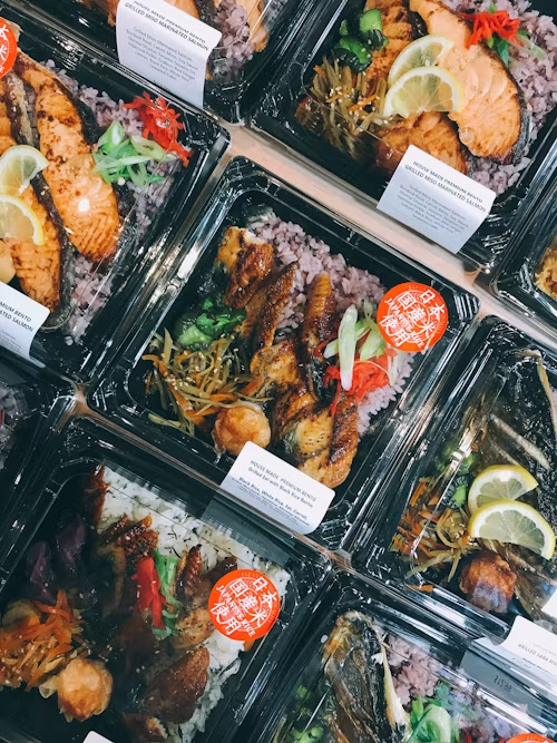 makanan yang dibungkus seperti bento